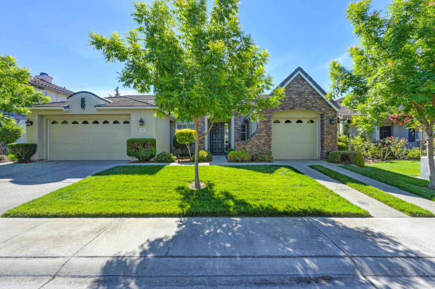 3120 E Pintail Way