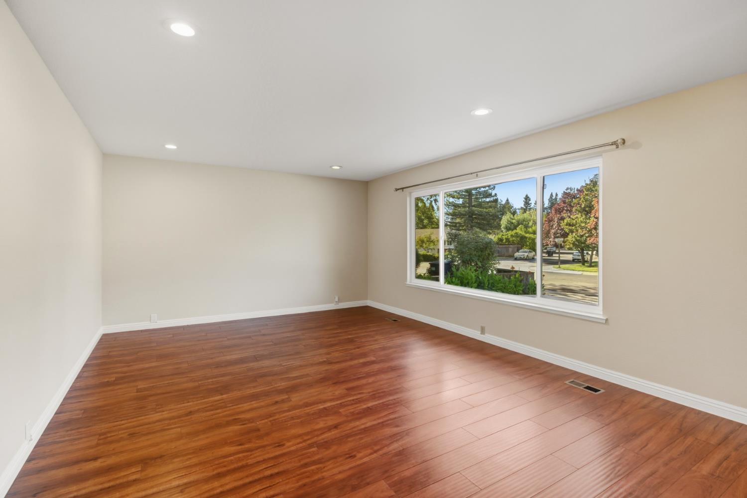 1540 Gregory Way