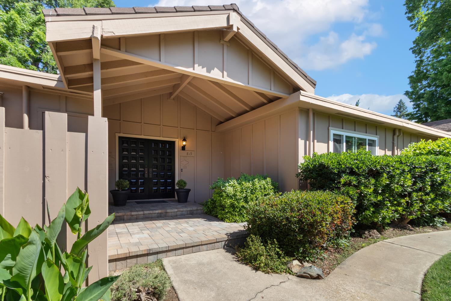 815 Commons Drive