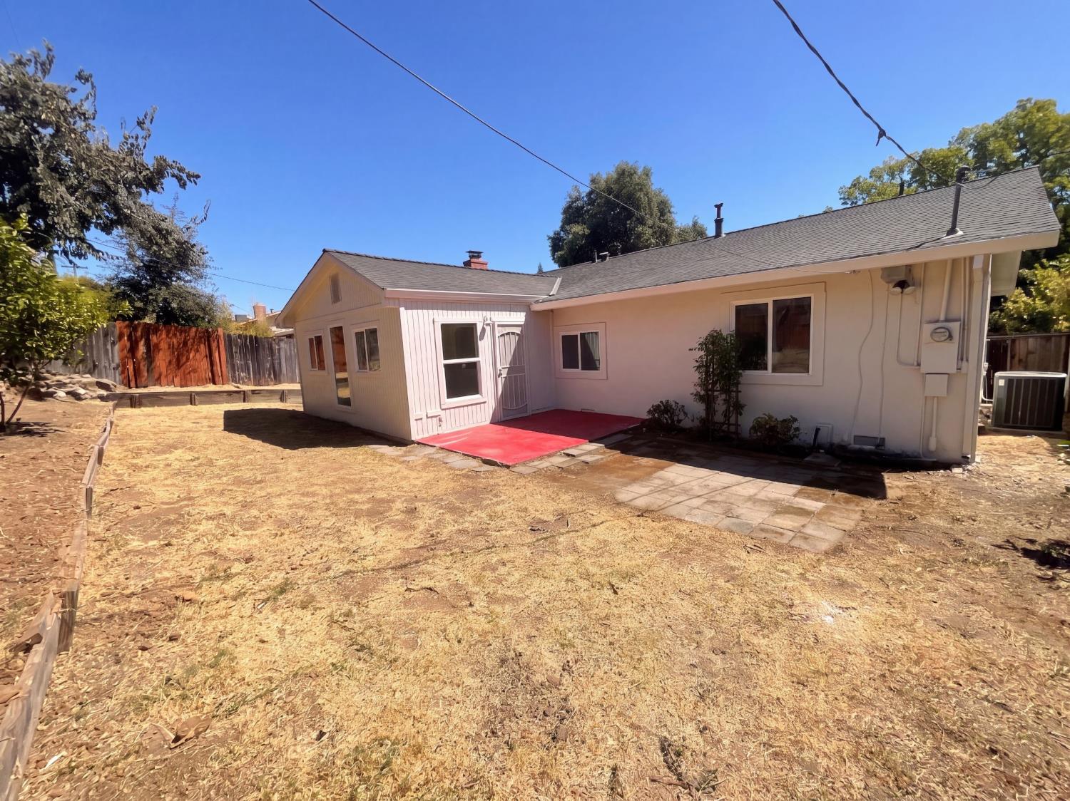 5313 Fernwood Way