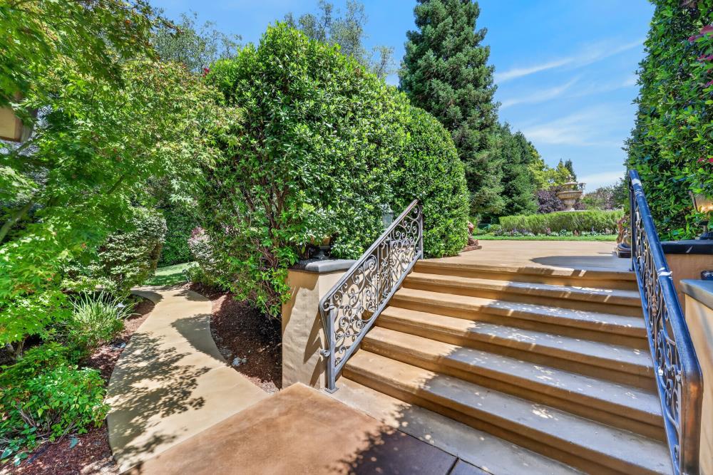 5619 Calle Paloma Court