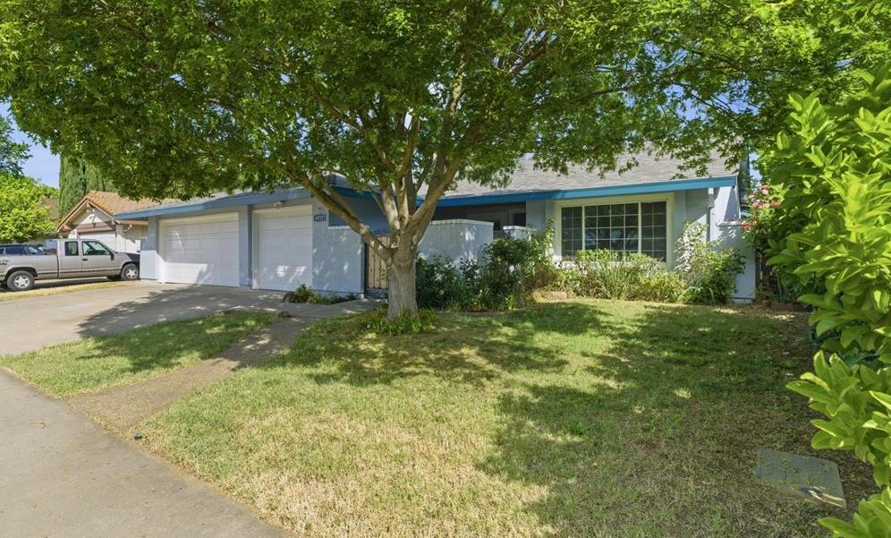 8517 Deodar Crest Court