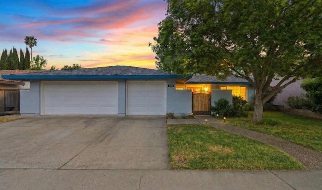 Photo of 8517 Deodar Crest Court, Elk Grove, CA 95624 (MLS # 226037109)