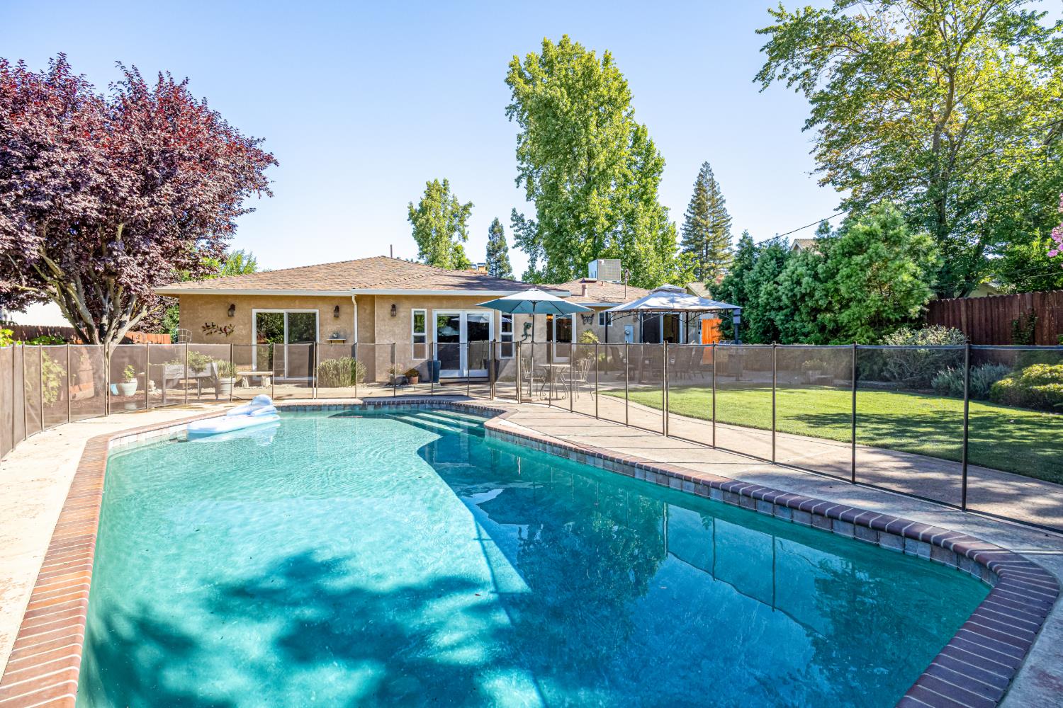 5220 Glancy Drive