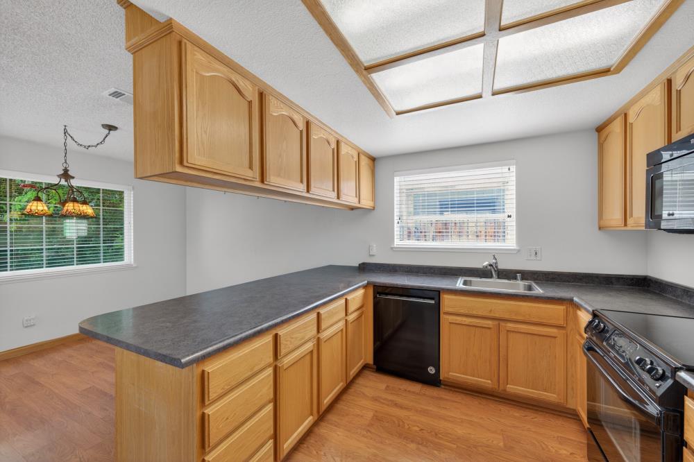 9353 Aizenberg Circle