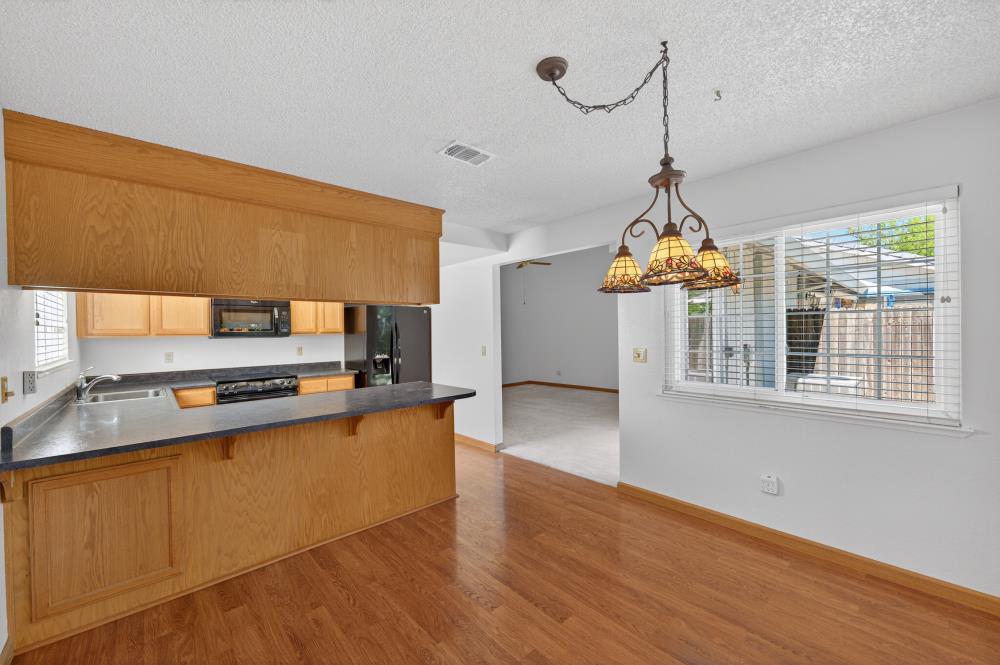 9353 Aizenberg Circle