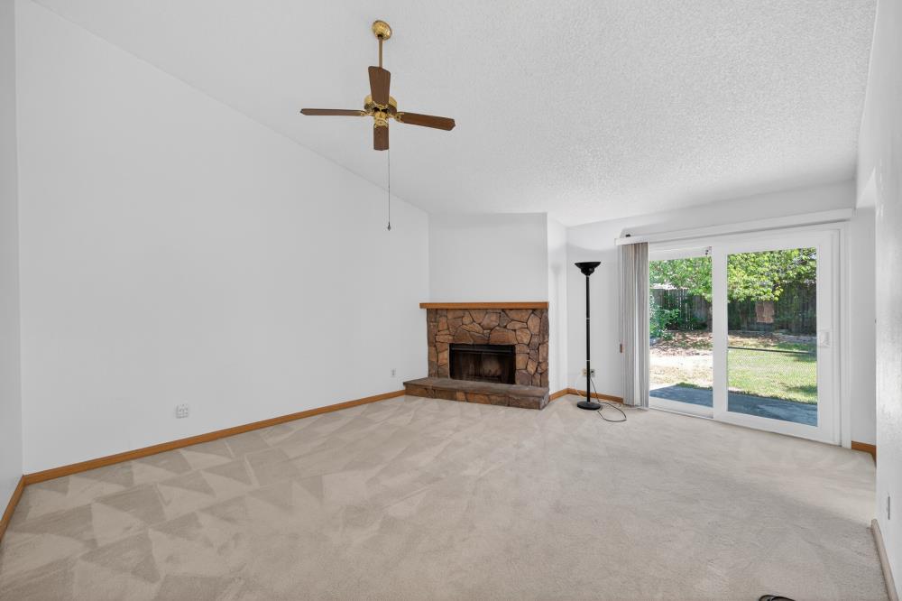 9353 Aizenberg Circle