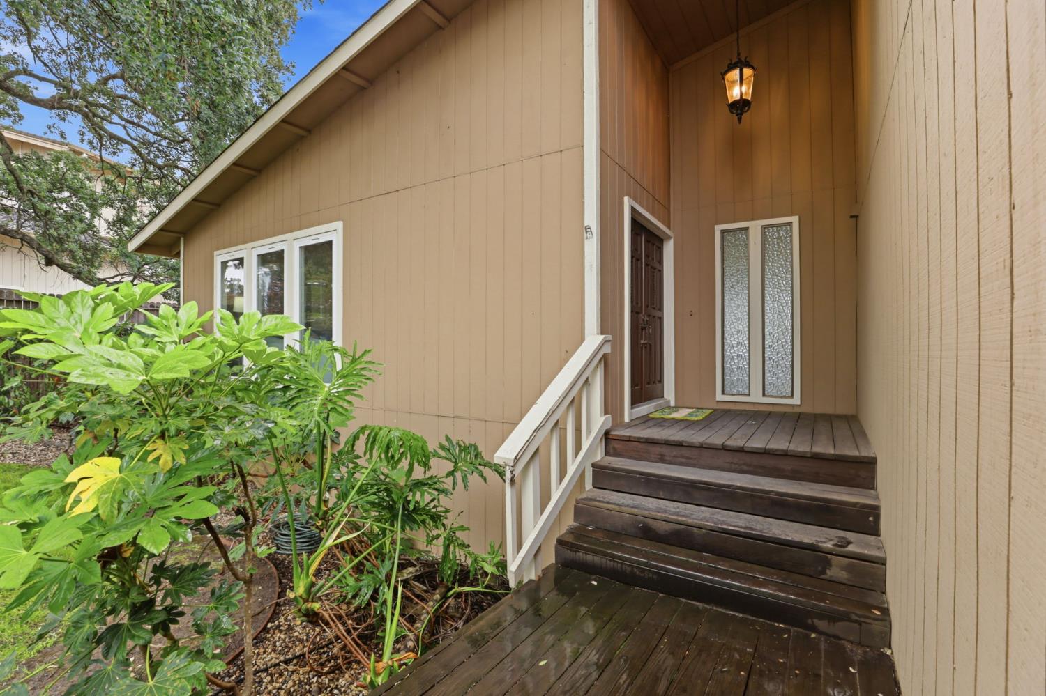9872 Oakplace E
