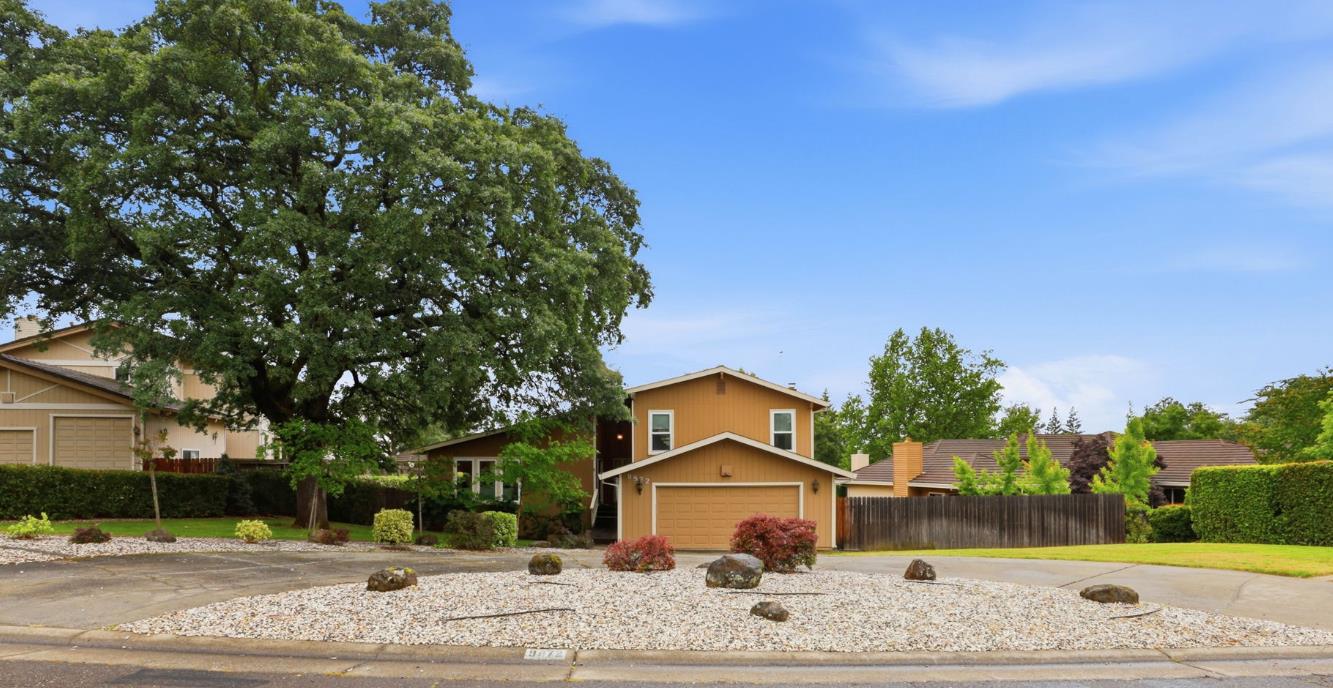 9872 Oakplace E