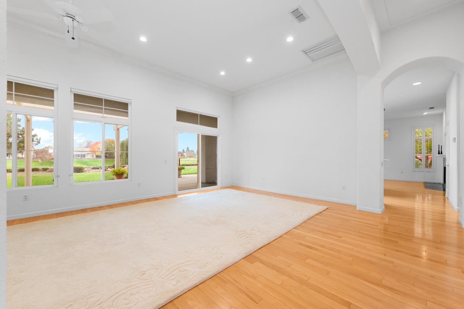 7424 School House Lane