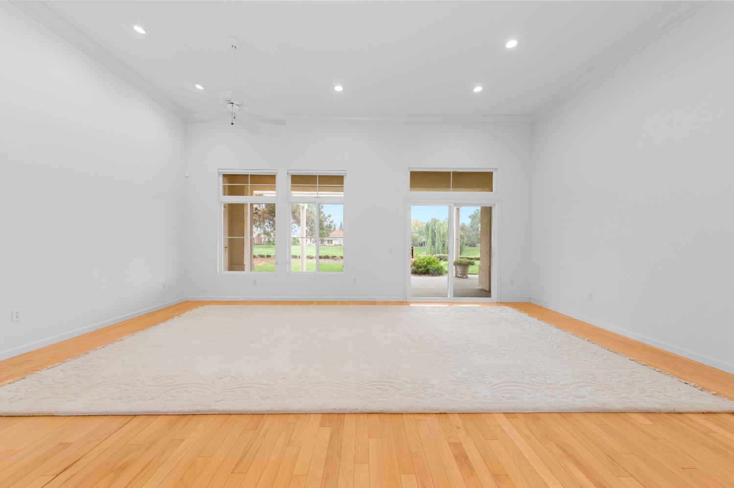 7424 School House Lane