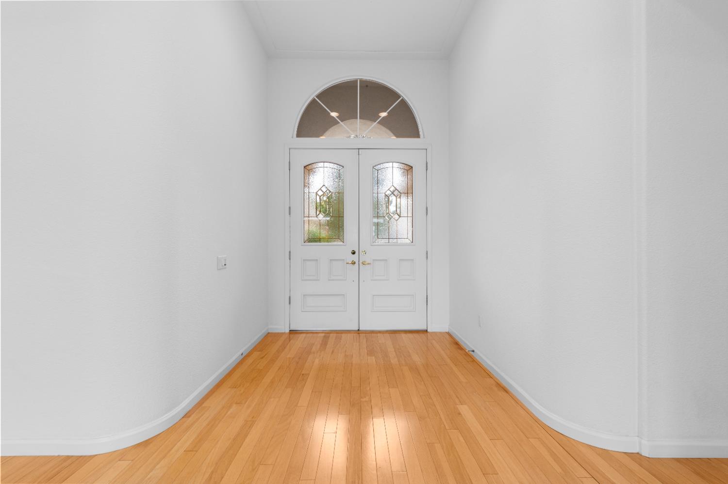 7424 School House Lane