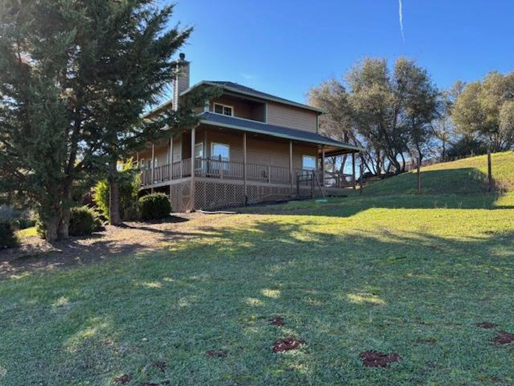 Photo of 2579 Otter Trail, Cool, CA 95614 (MLS # 226003770)