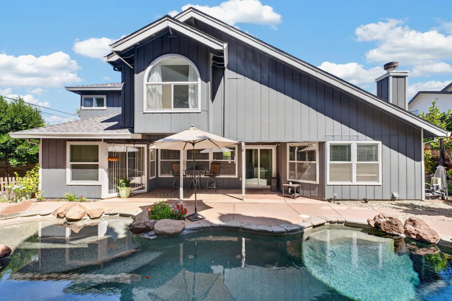 6153 Kenneth Oak Way