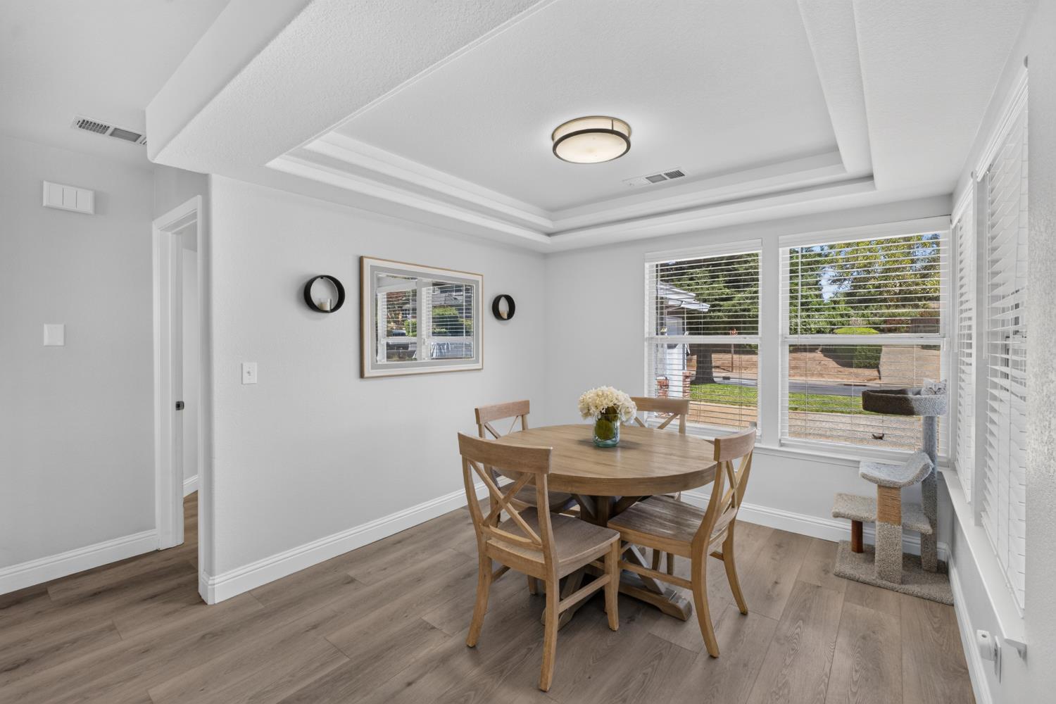 6153 Kenneth Oak Way