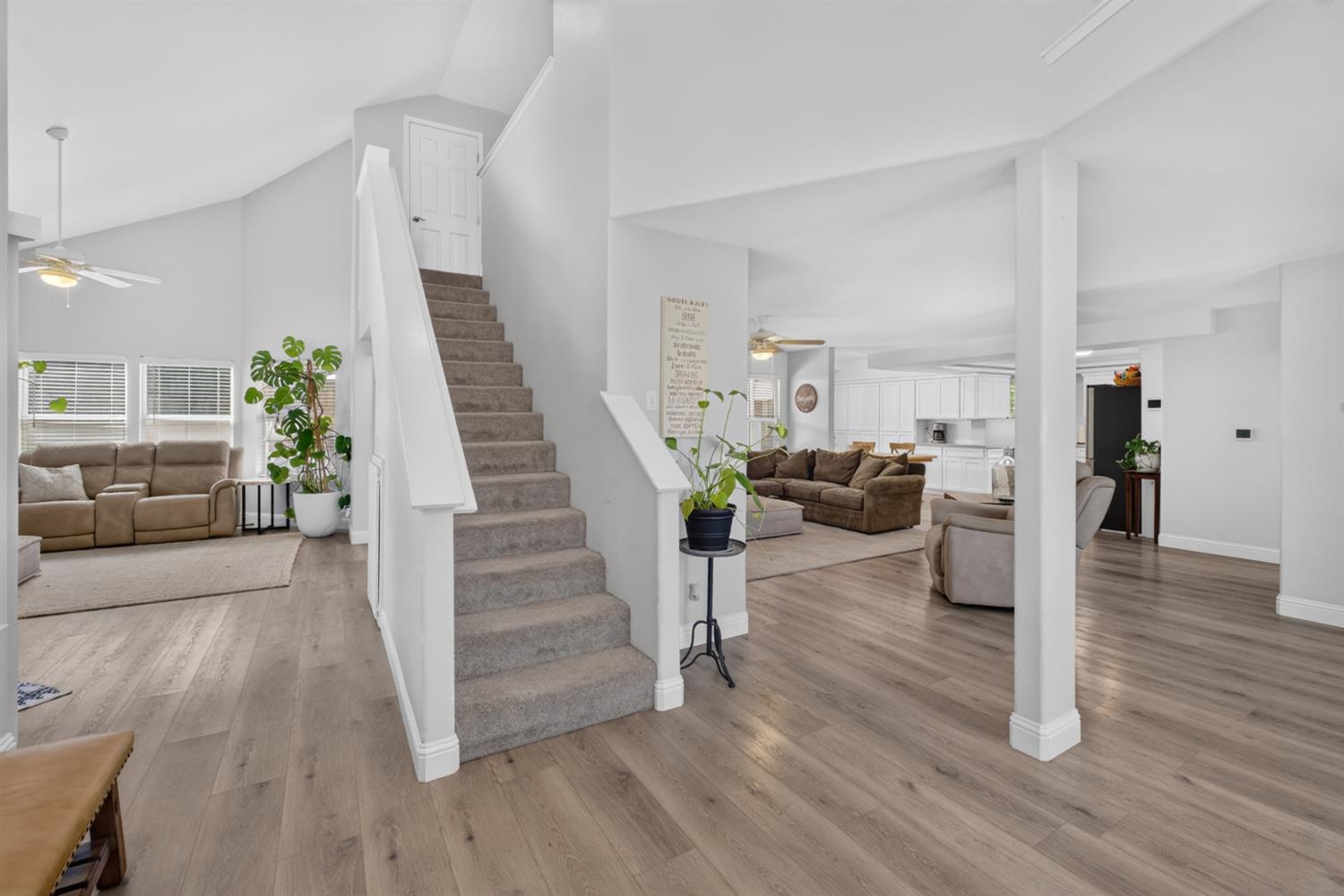 6153 Kenneth Oak Way