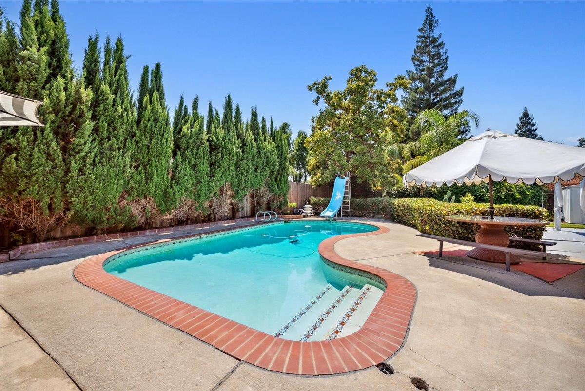 6309 Parkcreek Circle
