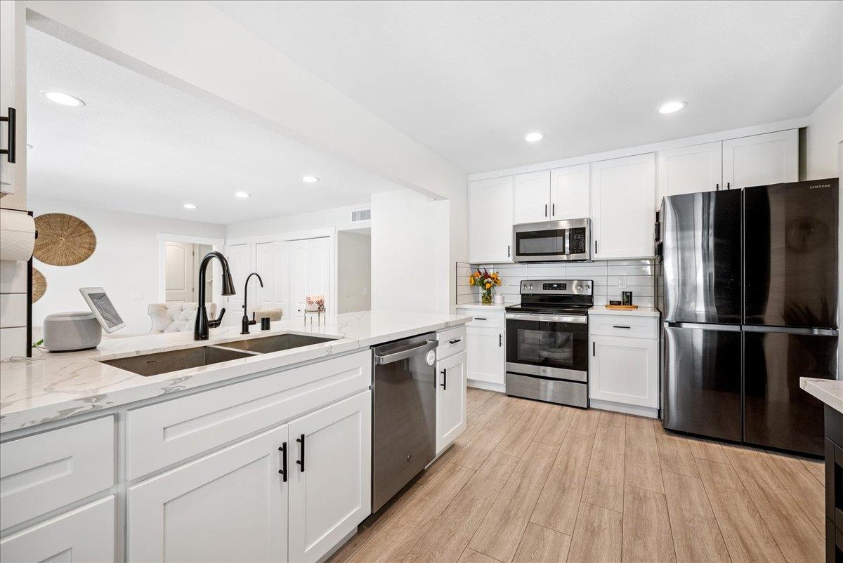6309 Parkcreek Circle