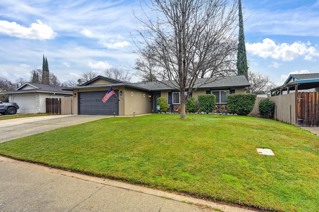 Photo of 6806 Lakewood Way, Orangevale, CA 95662 (MLS # 226005412)