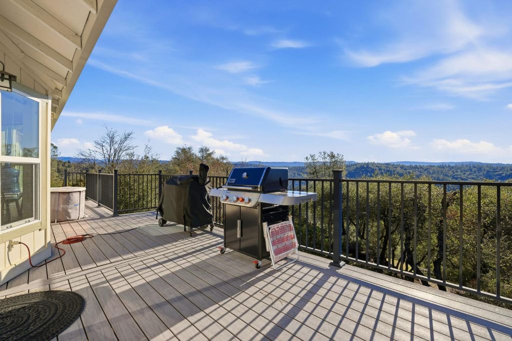 Photo of 5045 Free Fox Lane, Placerville, CA 95667 (MLS # 226033002)