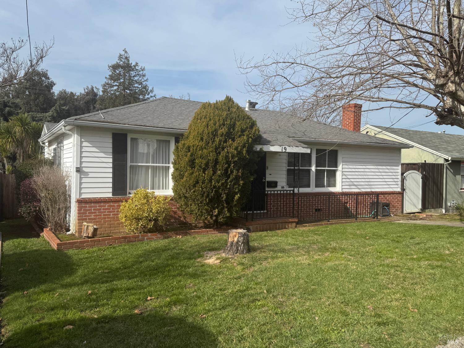 19 La Cruz Avenue