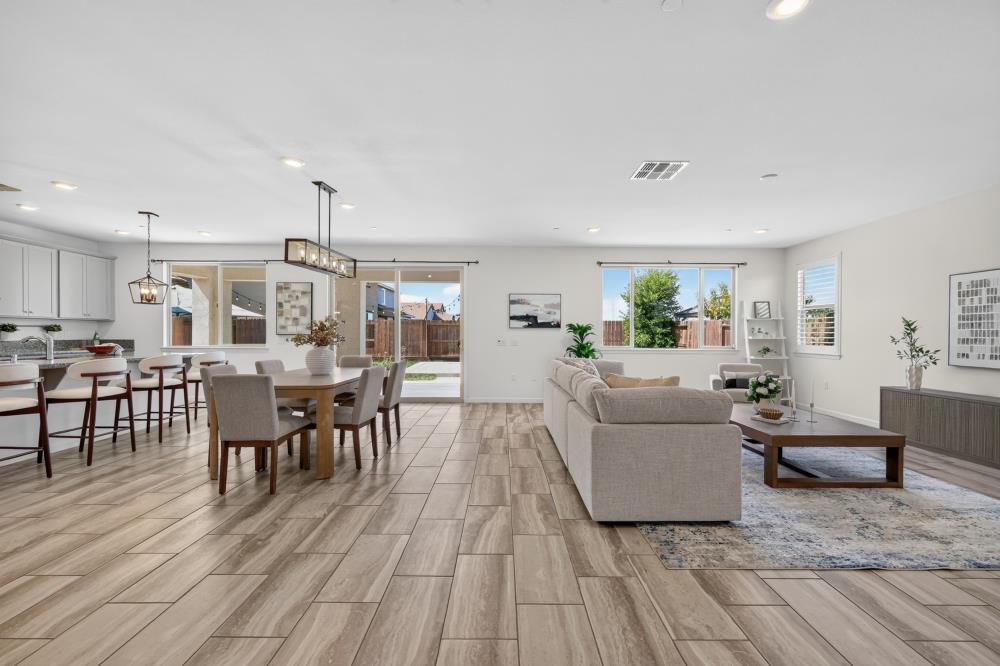 7502 TAPIRO Way
