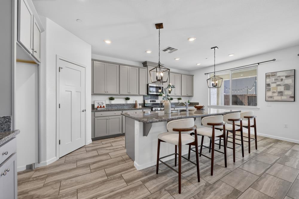 7502 TAPIRO Way