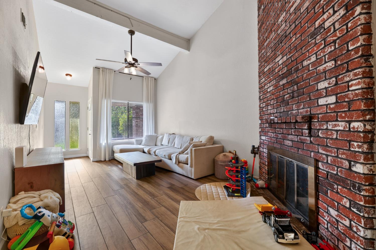 5844 Fledgling Court