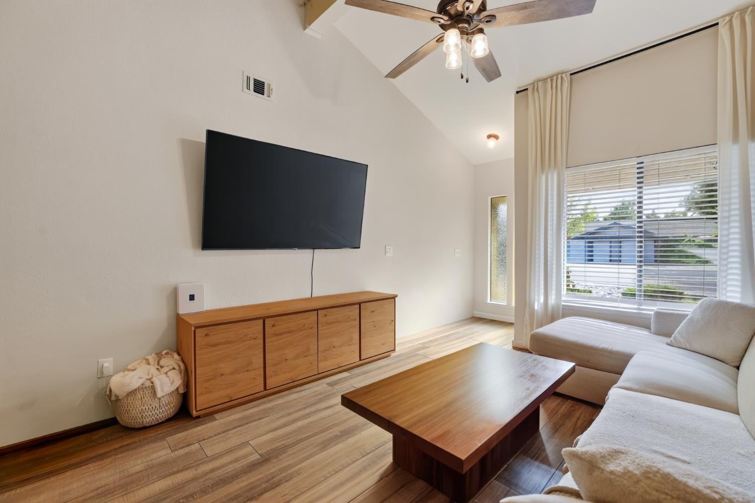 5844 Fledgling Court