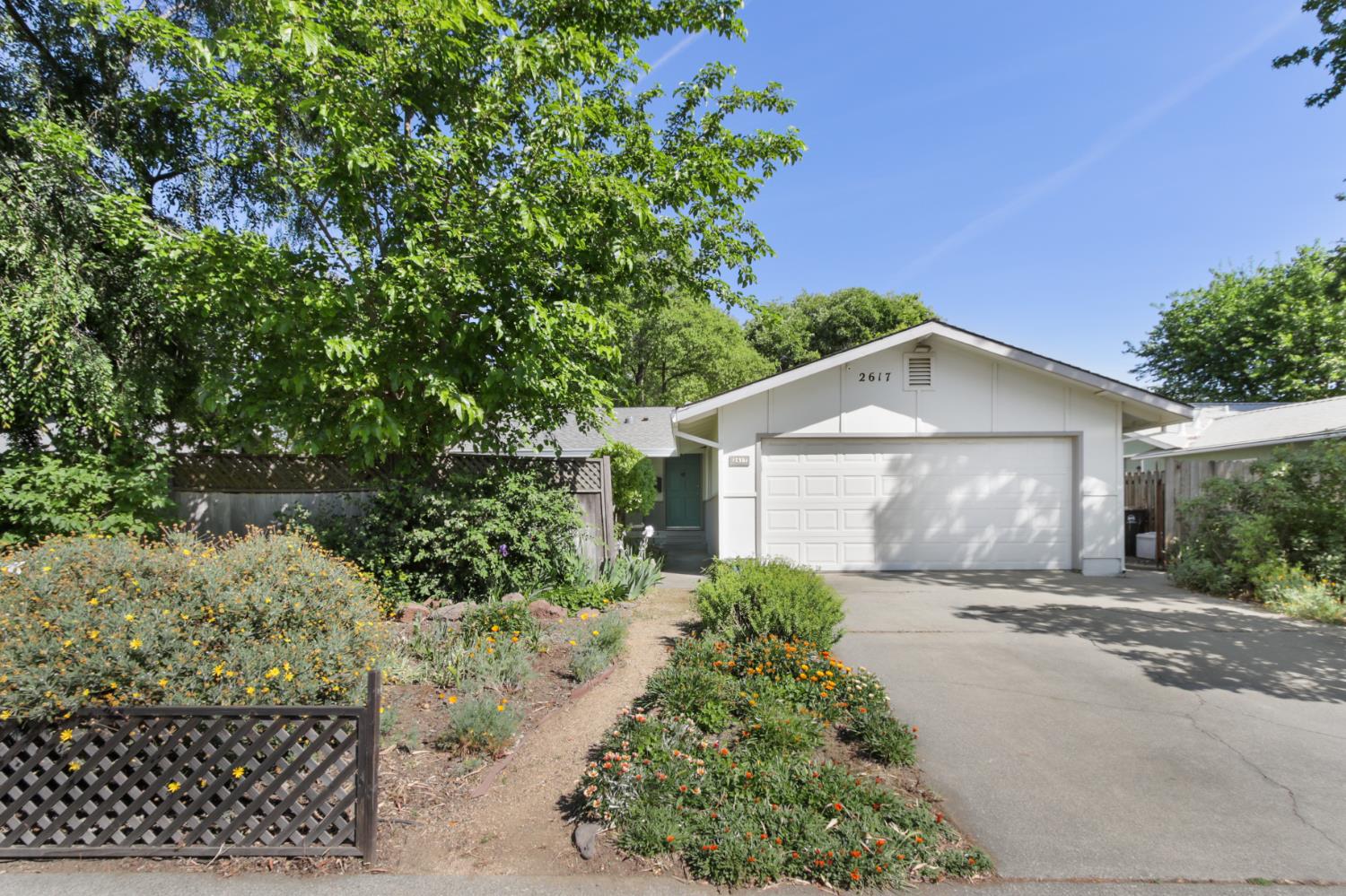 2617 Loyola Drive