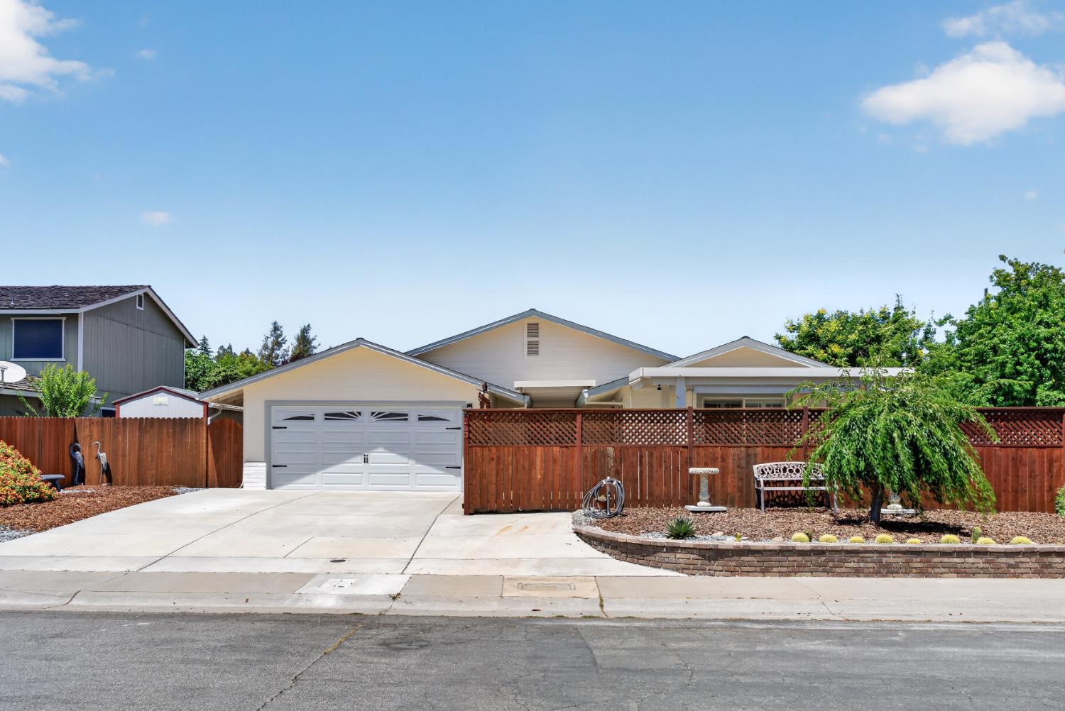283 Brewster Avenue