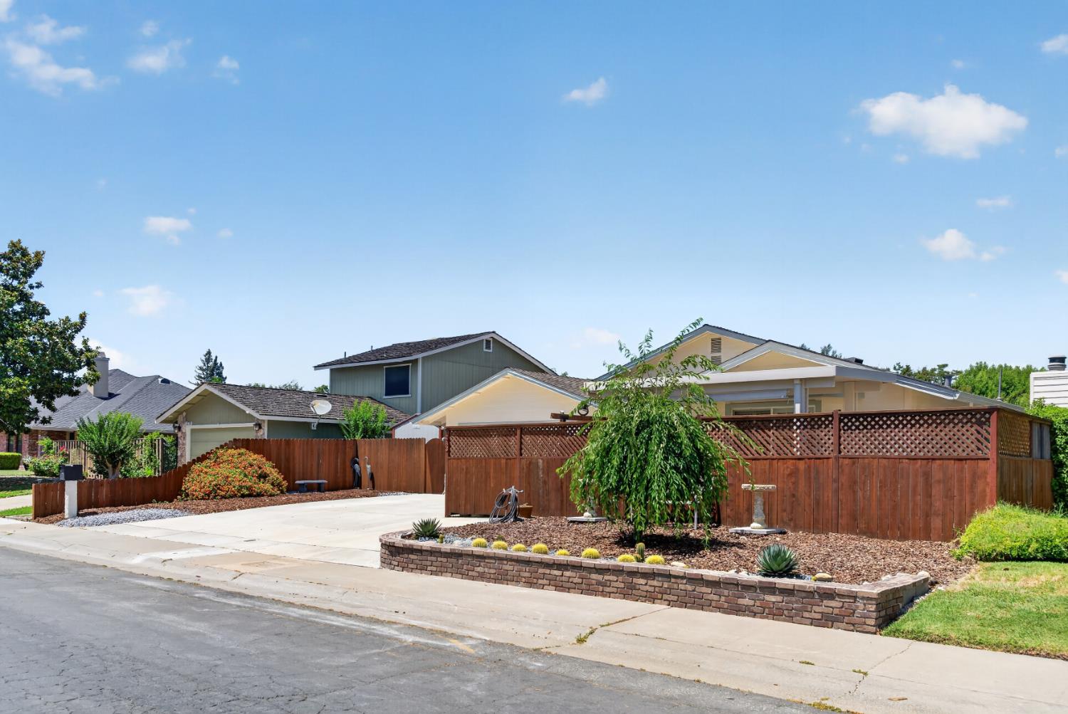 283 Brewster Avenue