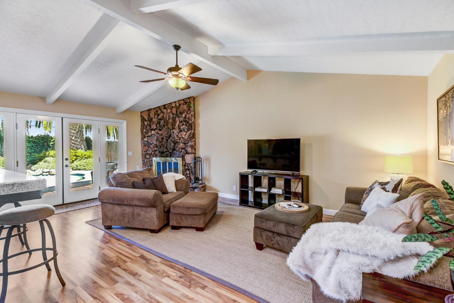 5951 Lincoln Hills Way