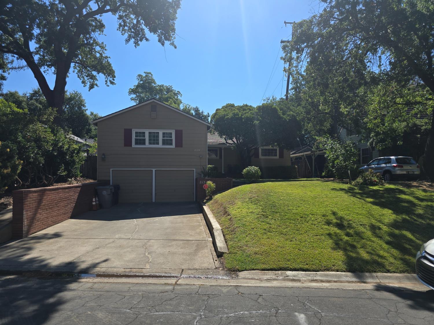 2124 Oxford
