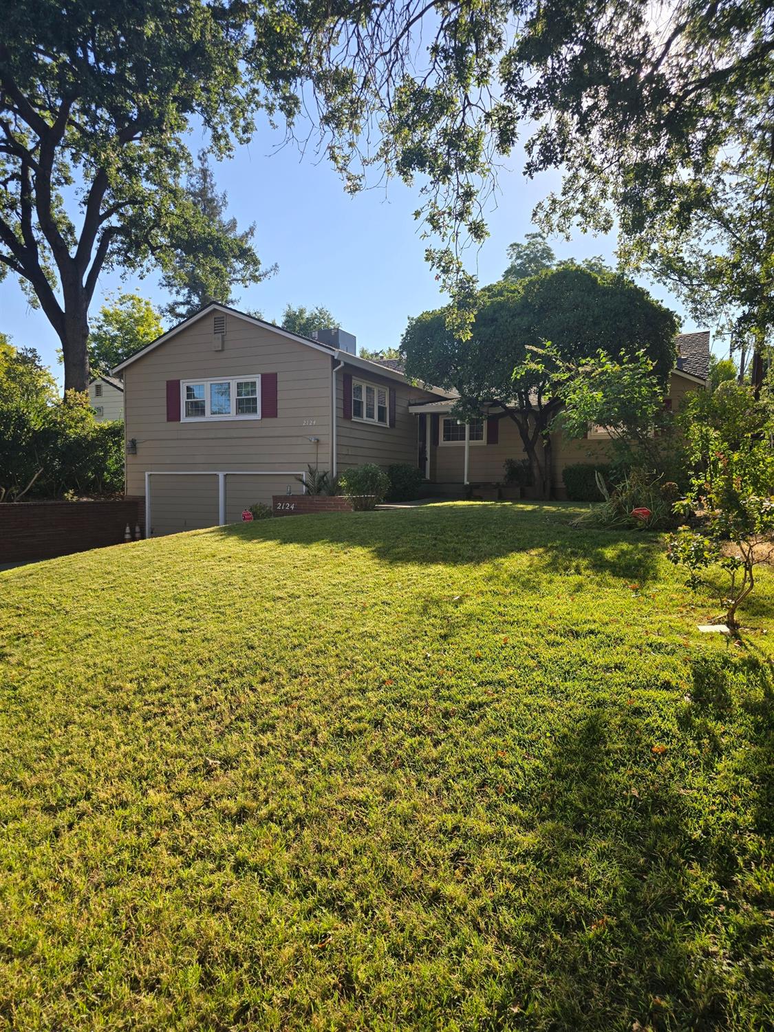 2124 Oxford