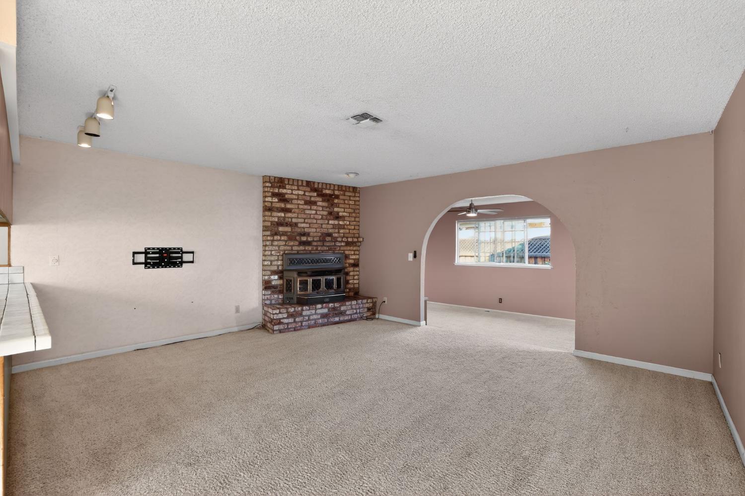 8260 E Granite Drive