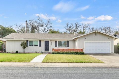 1720 Russell Way, Roseville, CA 95661 - MLS#: 225017857