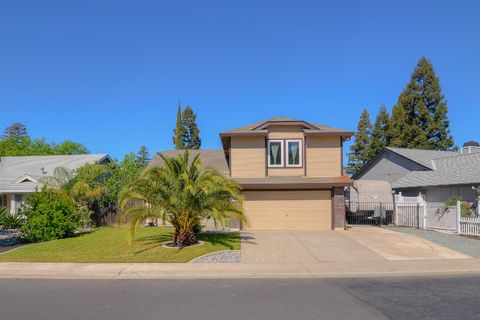 5722 Laguna Quail Way Elk Grove CA 95758