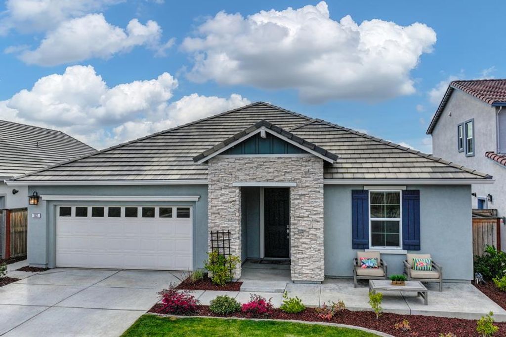 Photo of 102 Bixby Court, Lincoln, CA 95648 (MLS # 226012098)