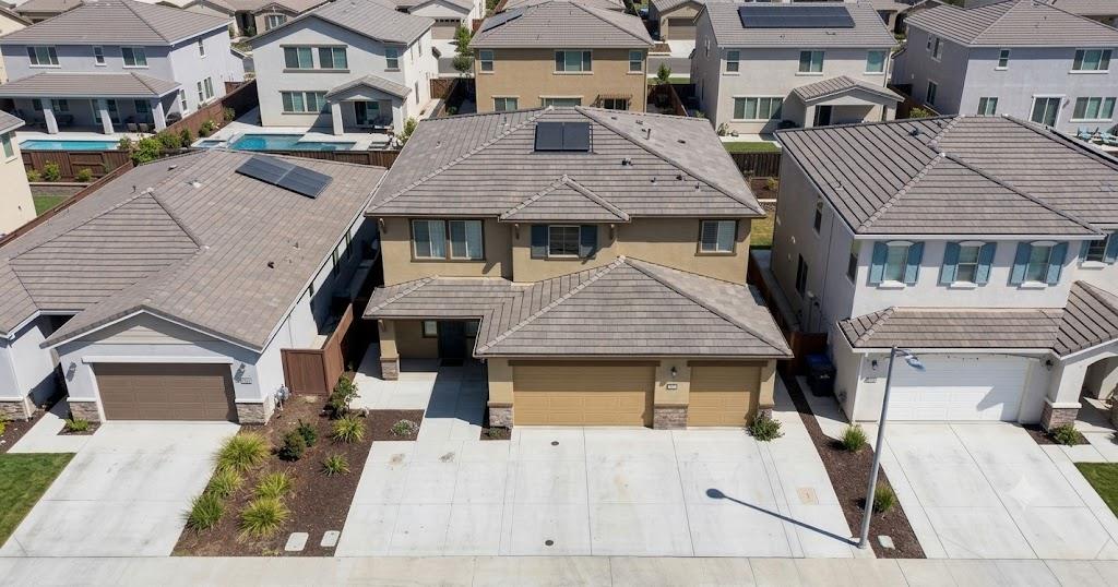1072 Blue Range Way