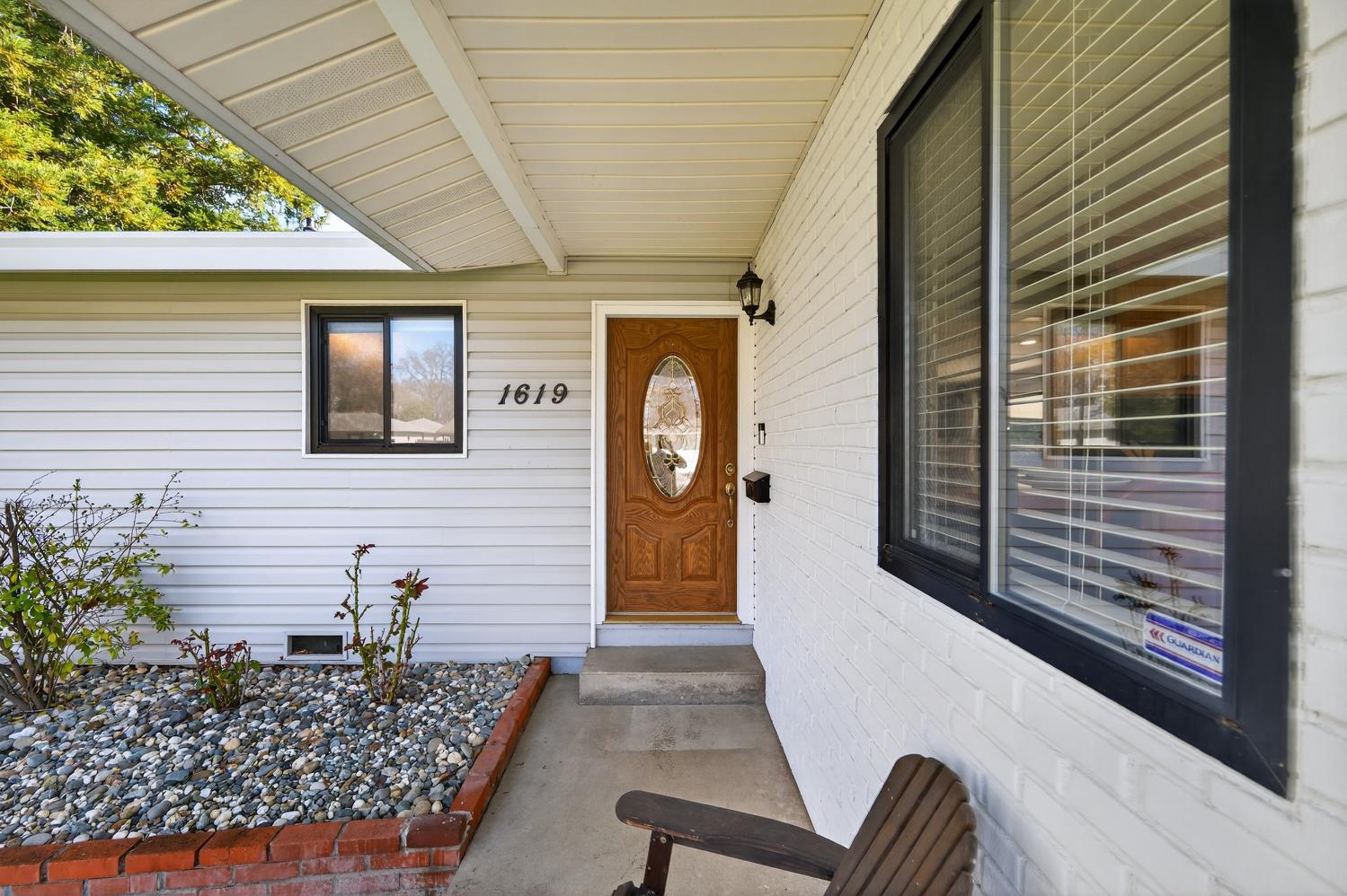 1619 deerwood street