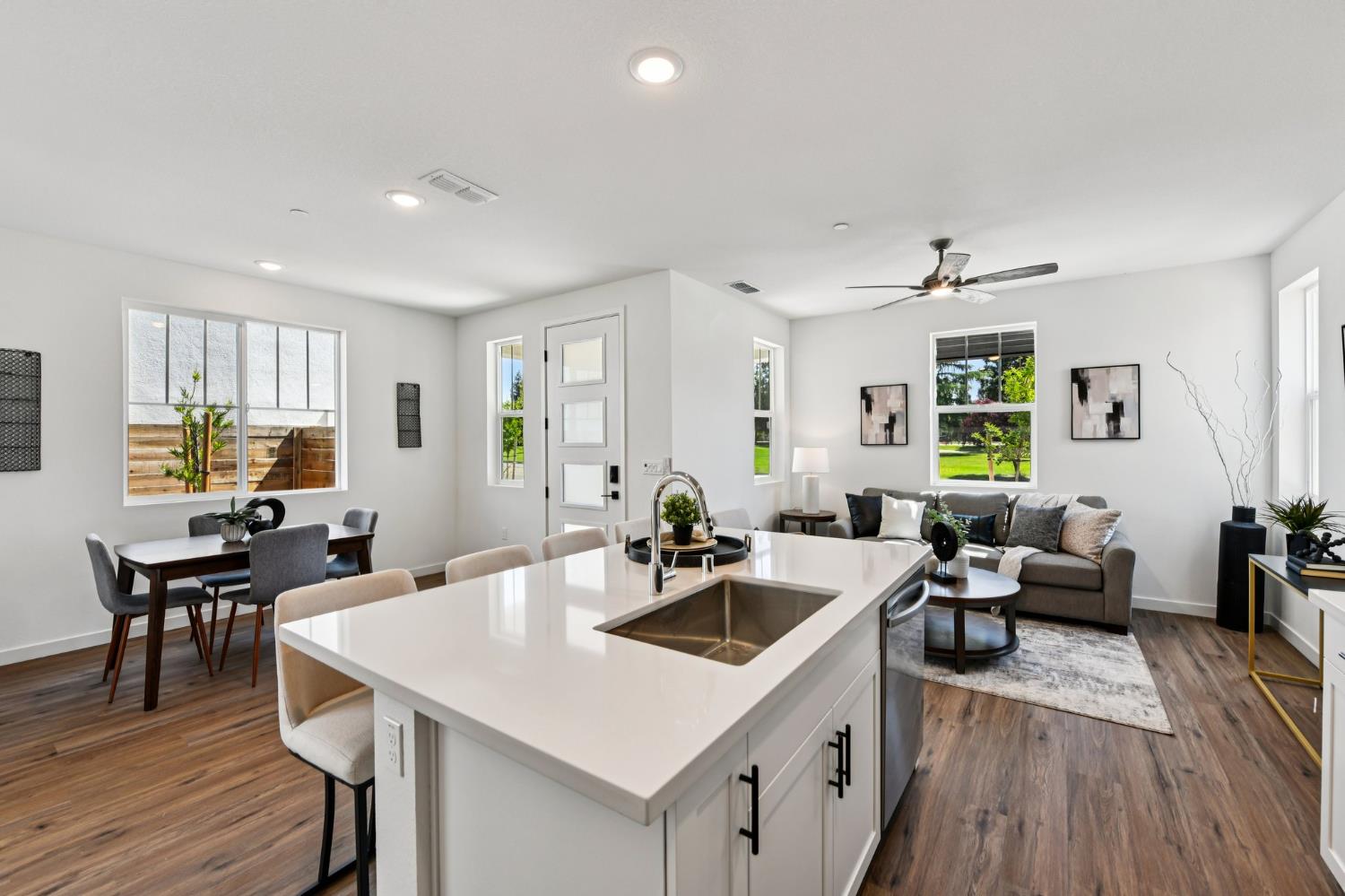 6435 Jacinto Avenue
