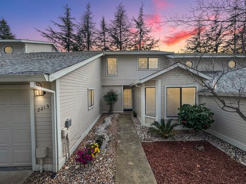 2213 Country Villa Court 22 Auburn CA 95603