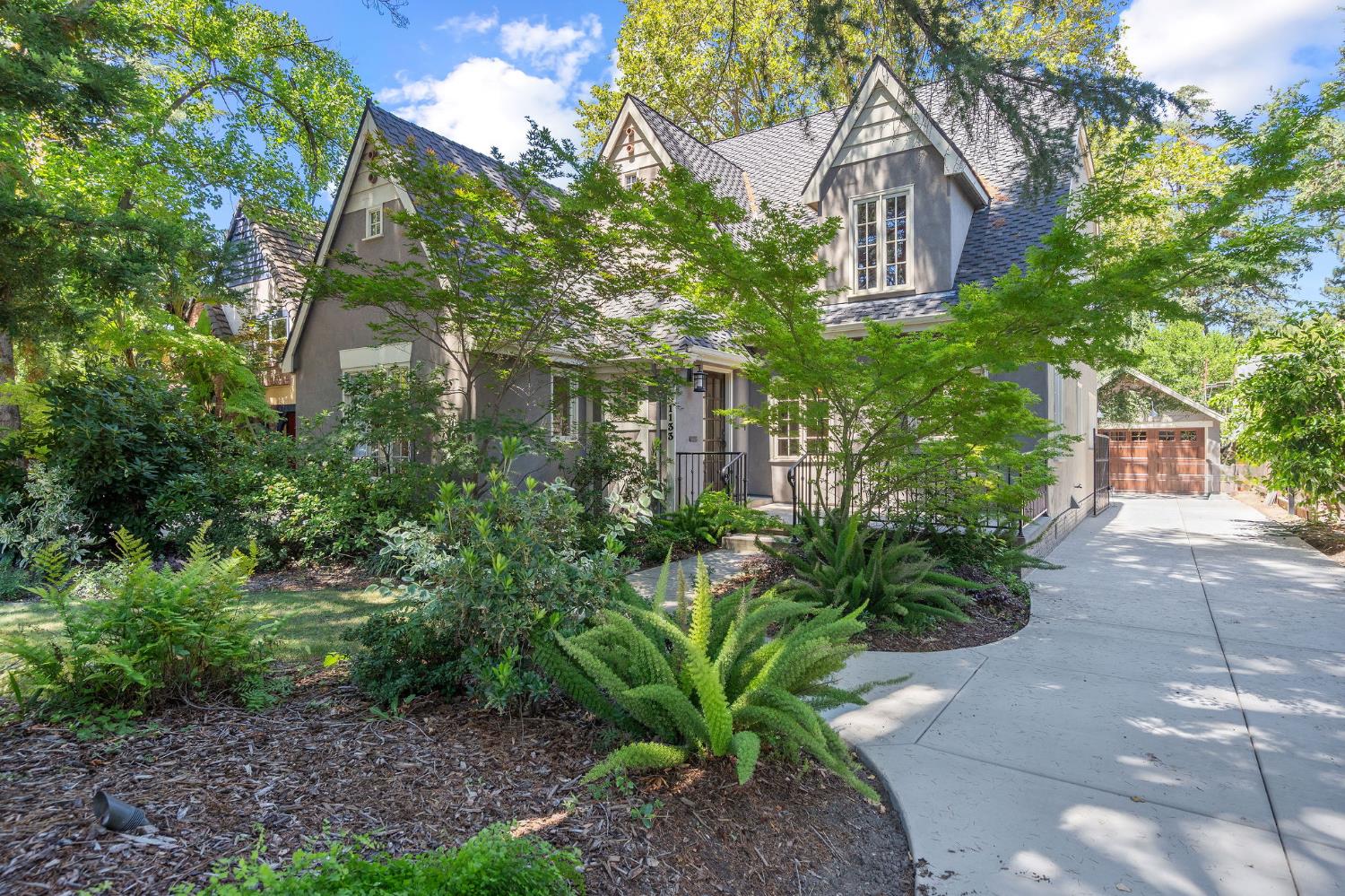 1133 Vallejo Way