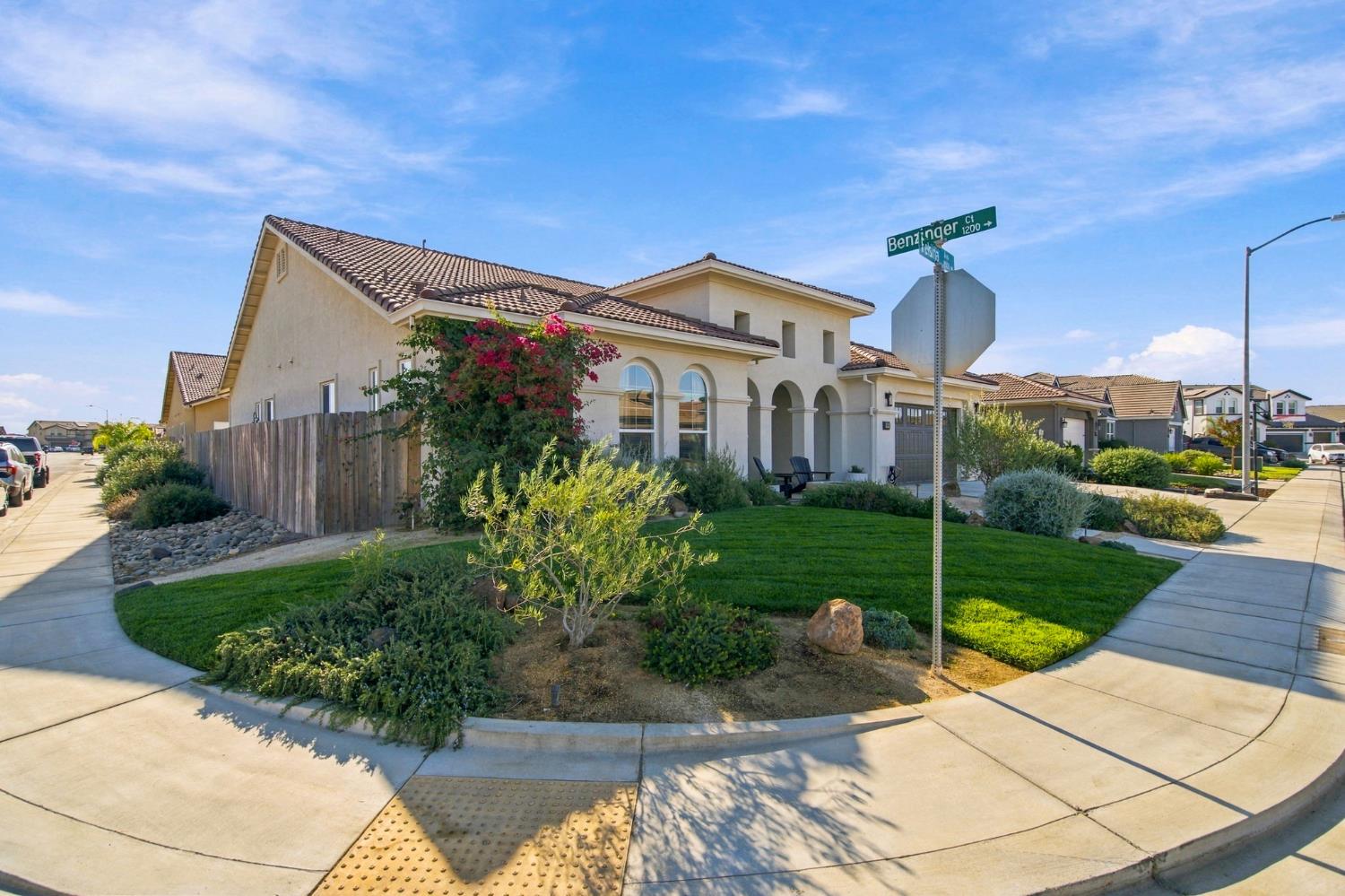 2060 Felsina Avenue