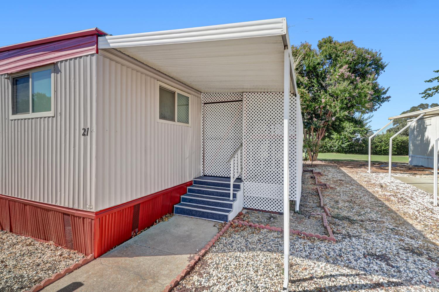 8665 Florin Road 21