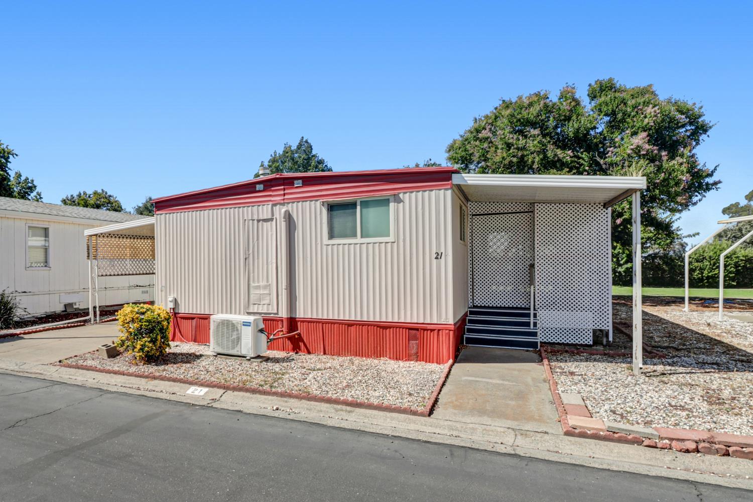 8665 Florin Road 21