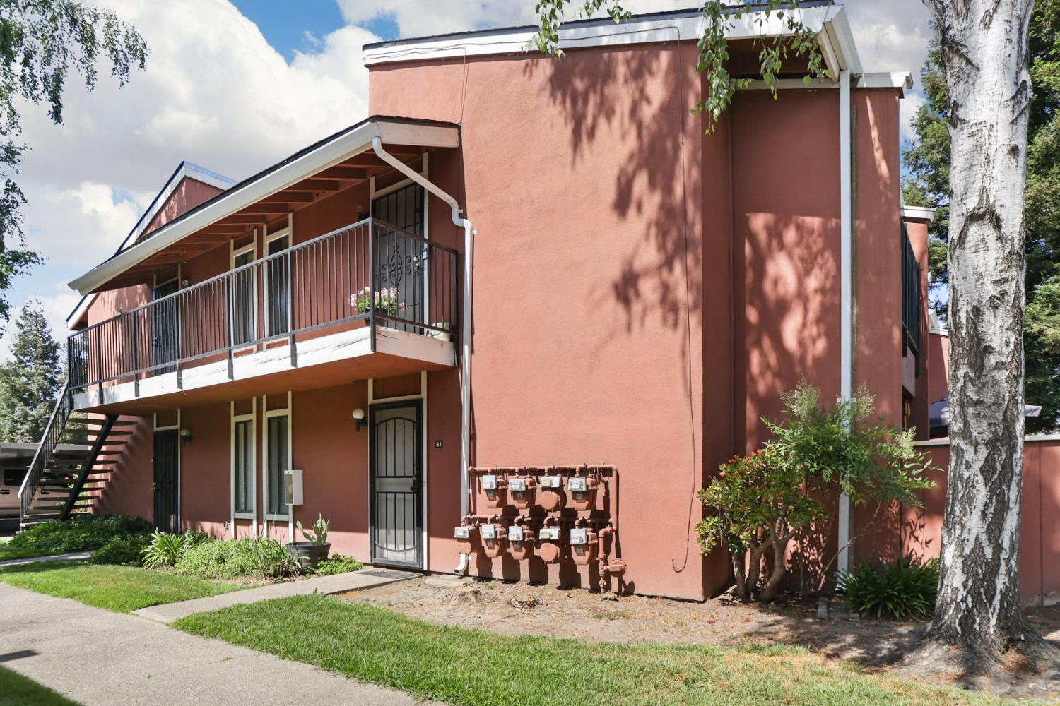 3702 W Benjamin Holt Drive 20