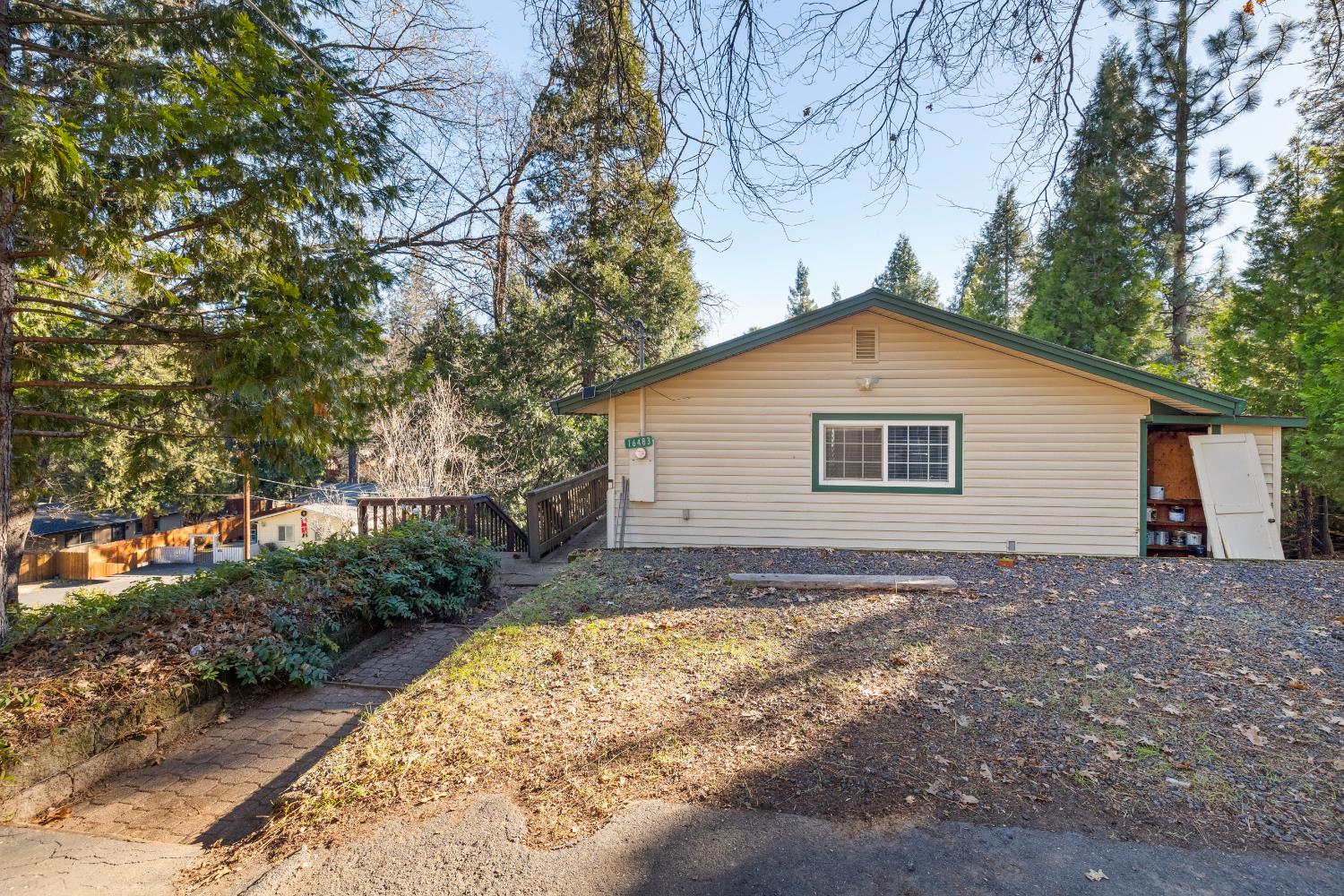 16483 Creekside Drive