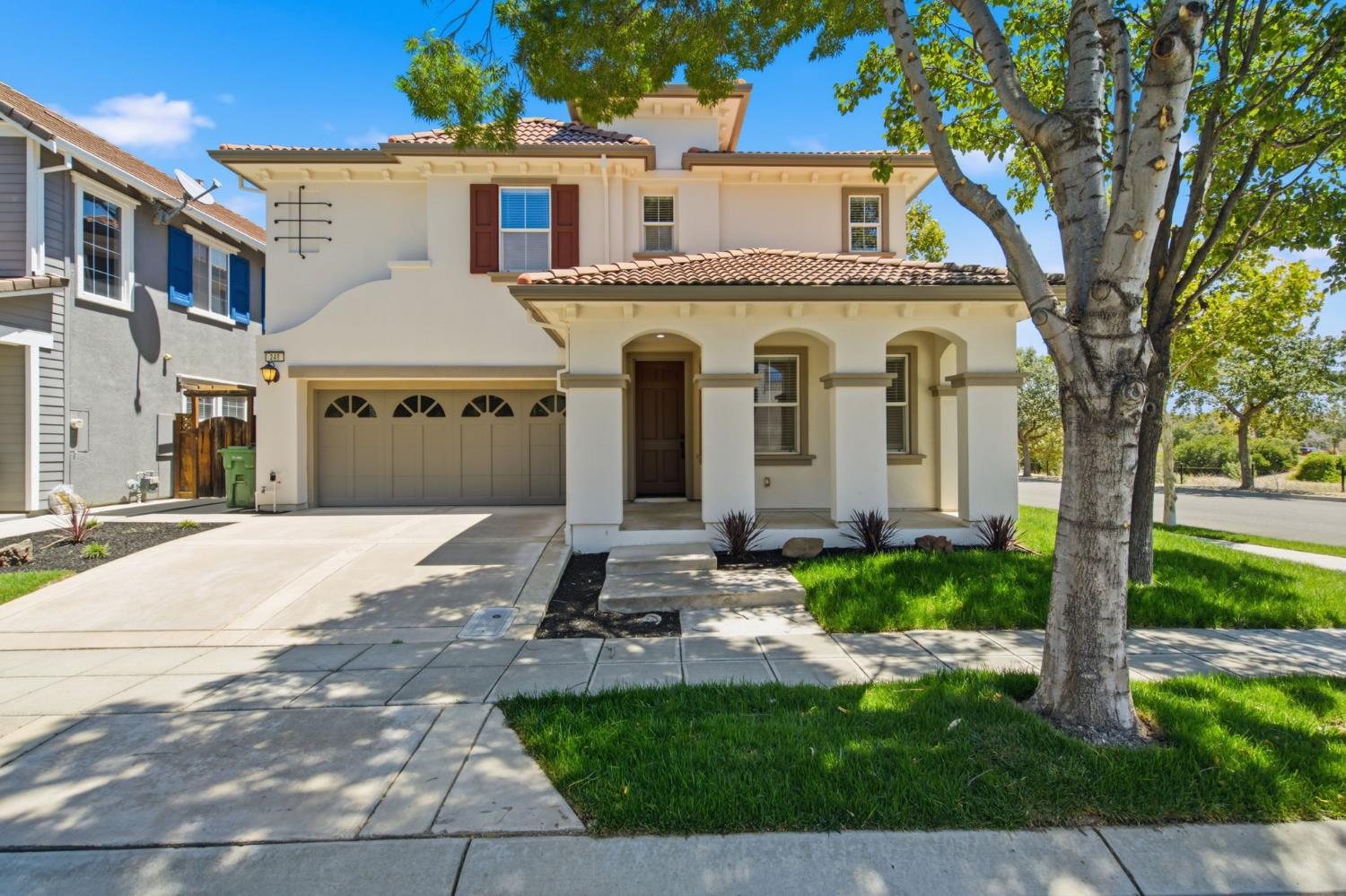 248 S Pacifico Street